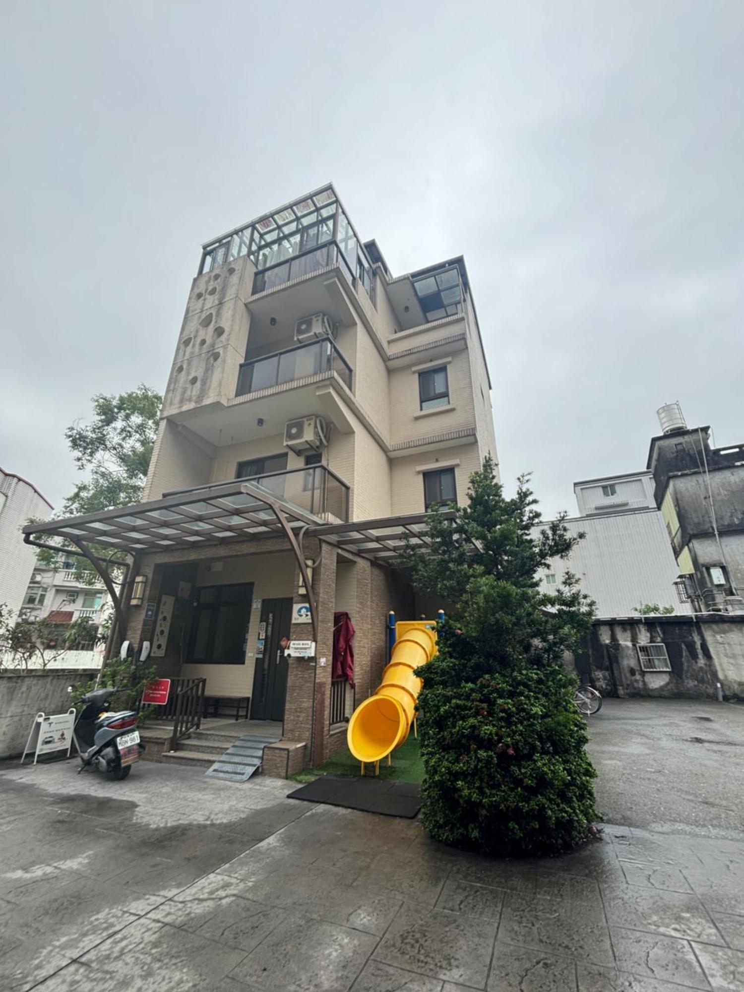 充電樁 羅東木村電梯民宿luodong Tree Bnb 雲朵朵二館 近週三清溝 免費洗衣機 烘衣機 星巴克咖啡豆 國旅卡特約店 Luaran gambar